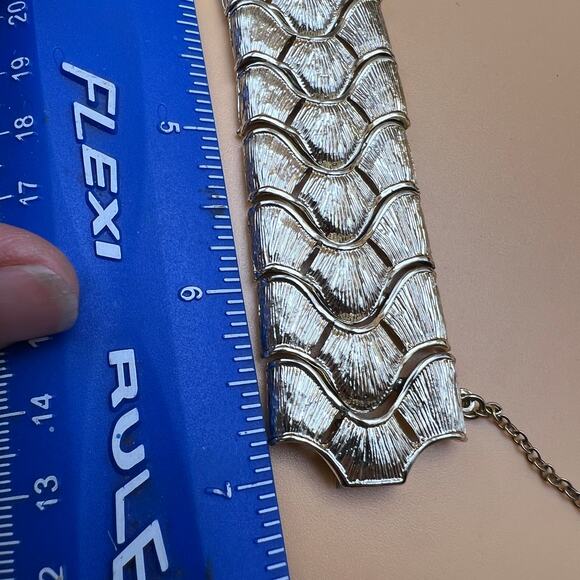 CORO TEXTURED FEATHER LEAF GOLD TONE MCM PANELED LINK NECKLACE BRACELET SET - Picture 8 of 11